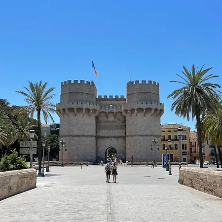 Boutique Loft 1 Next To Torres De Serrano Apartamento *